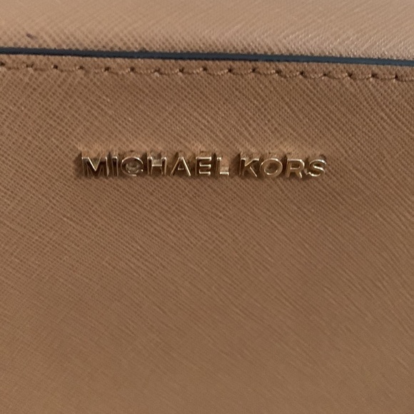 Tan bag - Picture 3 of 6